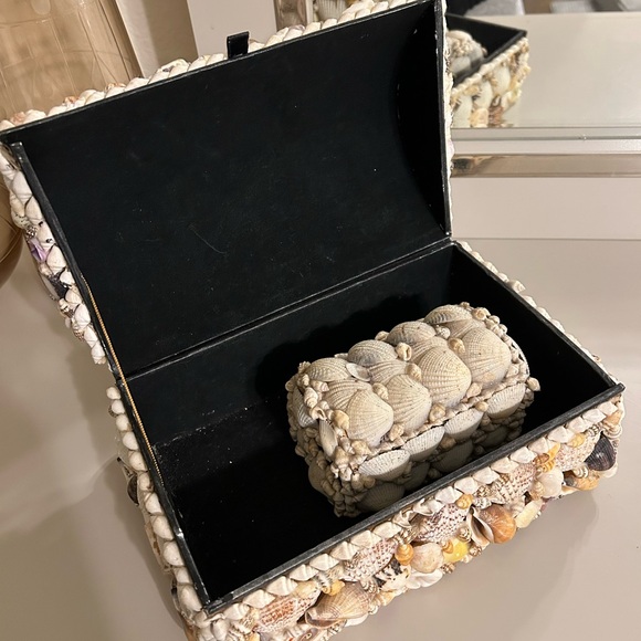 Shell Trinket Box 2) - Picture 2 of 11